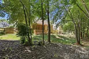 2454 Carmathen Rd, Charlotte, NC 28269 - Photo 38