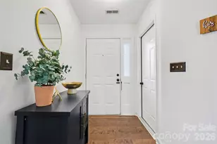 2540 Dalston Ln, Charlotte, NC 28210 - Photo 4