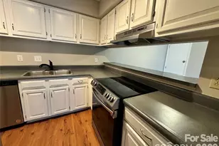 1600 Sharon Rd W, Charlotte, NC 28210 - Photo 2