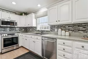 8815 Columbus St, Davidson, NC 28036 - Photo 12