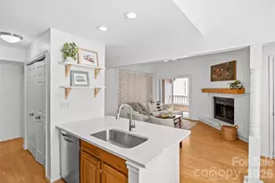 413 W 8th St, Charlotte, NC 28202 - Photo 12