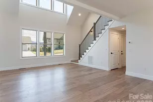 1031 Hillside Ridge Rd, Candler, NC 28715 - Photo 8