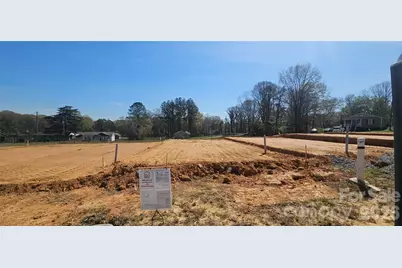 1215 Signal Avenue, Gastonia, NC 28052 - Photo 2