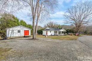 6 Nelson Rd, Hendersonville, NC 28791 - Photo 2