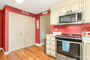 6 Nelson Rd, Hendersonville, NC 28791 - Photo 10