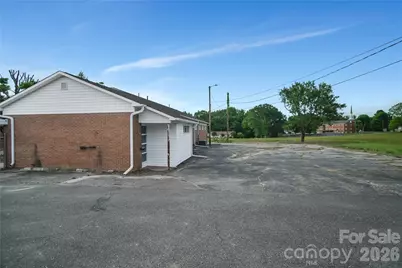 318 Laurel Avenue, Grover, NC 28073 - Photo 4