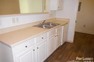 2174 Sardony Ln, Charlotte, NC 28213 - Photo 4