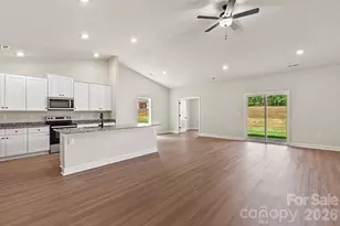 4132 Bolo Dr, Charlotte, NC 28215 - Photo 4