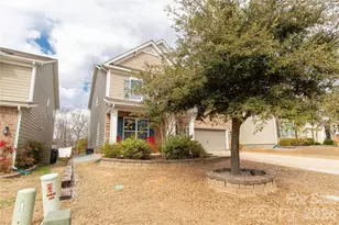 1372 Rainier Dr, Fort Mill, SC 29708 - Photo 2