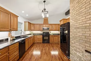 2614 Forest Lawn Dr, Matthews, NC 28104 - Photo 10