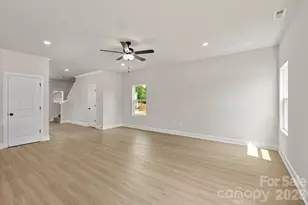 6733 Fairford Dr, Charlotte, NC 28215 - Photo 4