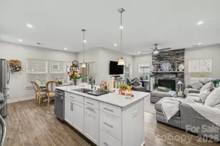 5042 Summer Surprise Ln, Charlotte, NC 28215 - Photo 10