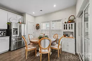 5042 Summer Surprise Ln, Charlotte, NC 28215 - Photo 8