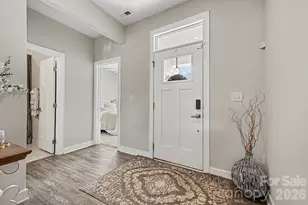 5042 Summer Surprise Ln, Charlotte, NC 28215 - Photo 4