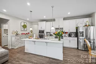 5042 Summer Surprise Ln, Charlotte, NC 28215 - Photo 12