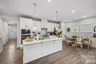 5042 Summer Surprise Ln, Charlotte, NC 28215 - Photo 6