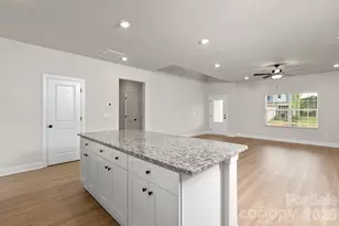 6626 Fairford Dr, Charlotte, NC 28215 - Photo 8