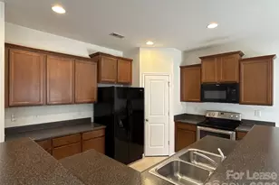 354 Cornielle Ln, Charlotte, NC 28216 - Photo 6