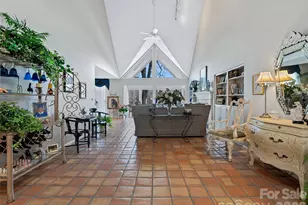 132 Overlook Dr, Flat Rock, NC 28731 - Photo 8