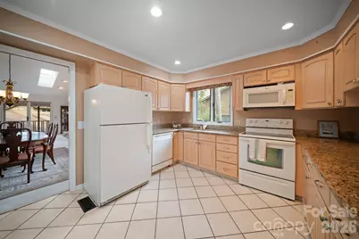 301 N Scarlet Oak Lane, Hendersonville, NC 28791 - Photo 10