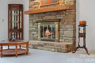 301 N Scarlet Oak Ln, Hendersonville, NC 28791 - Photo 6