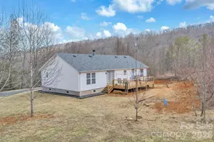 401 Lynn Gap Rd, Spruce Pine, NC 28777 - Photo 16