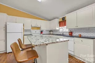 401 Lynn Gap Rd, Spruce Pine, NC 28777 - Photo 6