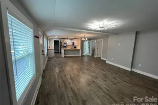 2631 Kenhill Dr, Charlotte, NC 28208 - Photo 4