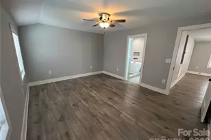 2631 Kenhill Dr, Charlotte, NC 28208 - Photo 10