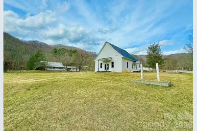 6367 Nc 261 Highway, Bakersville, NC 28705 - Photo 2