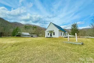 6367 Nc 261 Hwy, Bakersville, NC 28705 - Photo 2