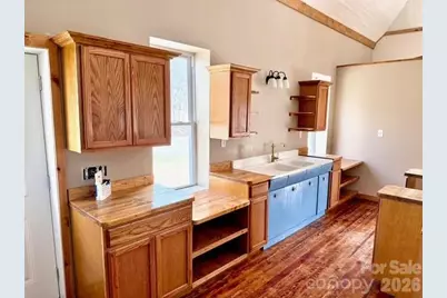 6367 Nc 261 Highway, Bakersville, NC 28705 - Photo 20