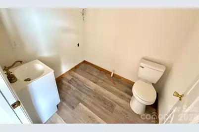 6367 Nc 261 Highway, Bakersville, NC 28705 - Photo 34