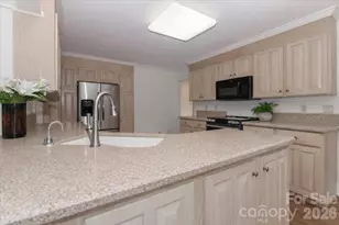 415 N Greenbriar Rd, Statesville, NC 28625 - Photo 10