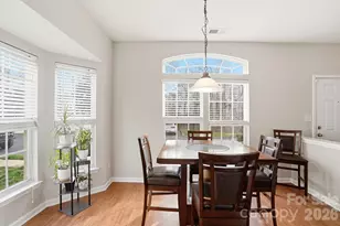 4723 Forestridge Commons Dr, Charlotte, NC 28269 - Photo 6