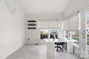 4723 Forestridge Commons Dr, Charlotte, NC 28269 - Photo 16