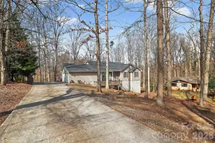 6238 King George Dr, Charlotte, NC 28213 - Photo 2