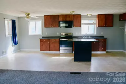 2280 19th Avenue NE, Hickory, NC 28601 - Photo 4