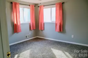 2280 19th Ave NE, Hickory, NC 28601 - Photo 10