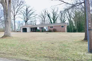 2280 19th Ave NE, Hickory, NC 28601 - Photo 2