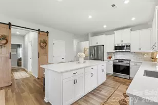 331 Ox Bow Cir, Mount Holly, NC 28120 - Photo 4