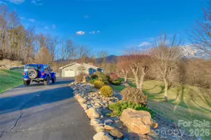 220 Grand View Ln, Burnsville, NC 28714 - Photo 4