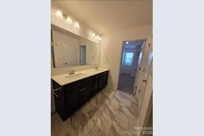 5240 Kinsbridge Drive, Charlotte, NC 28227 - Photo 8