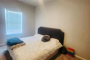 5240 Kinsbridge Dr, Charlotte, NC 28227 - Photo 2