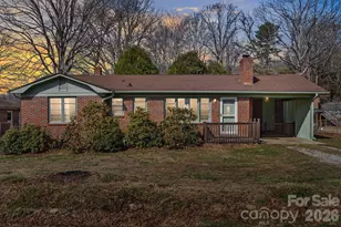 303 Stonewall Ave, Swannanoa, NC 28778 - Photo 2