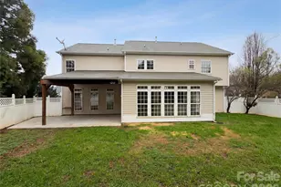 2718 Phillips Woods Ln, Matthews, NC 28105 - Photo 26