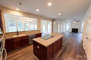 2718 Phillips Woods Ln, Matthews, NC 28105 - Photo 4