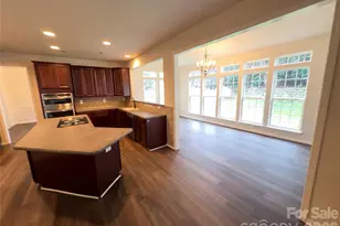 2718 Phillips Woods Ln, Matthews, NC 28105 - Photo 12