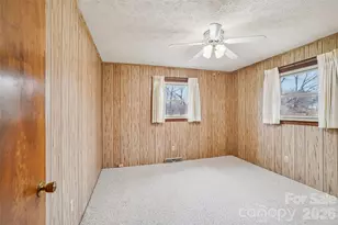 277 Powell St, Hendersonville, NC 28792 - Photo 16