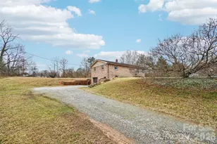 277 Powell St, Hendersonville, NC 28792 - Photo 26